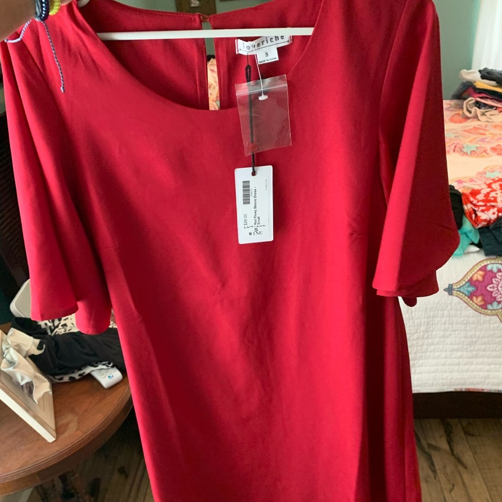 red flowy sleeve dress